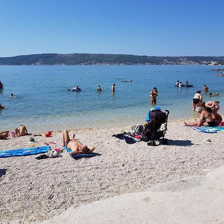 Villa Fides With Private Pool, Garden And Sea View Kaštel Novi المظهر الخارجي الصورة
