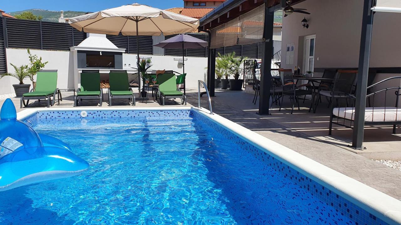 Villa Fides With Private Pool, Garden And Sea View Kaštel Novi المظهر الخارجي الصورة