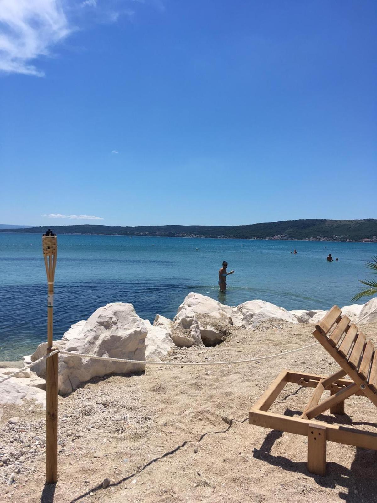 Villa Fides With Private Pool, Garden And Sea View Kaštel Novi المظهر الخارجي الصورة